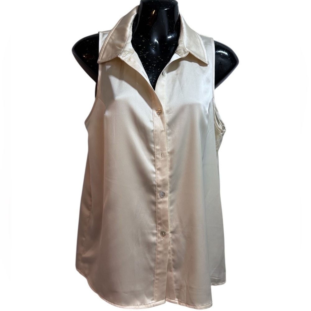 🌟Sincerely Jules Cream Sleeveless Collated Button up Satin Women Blouse Size M